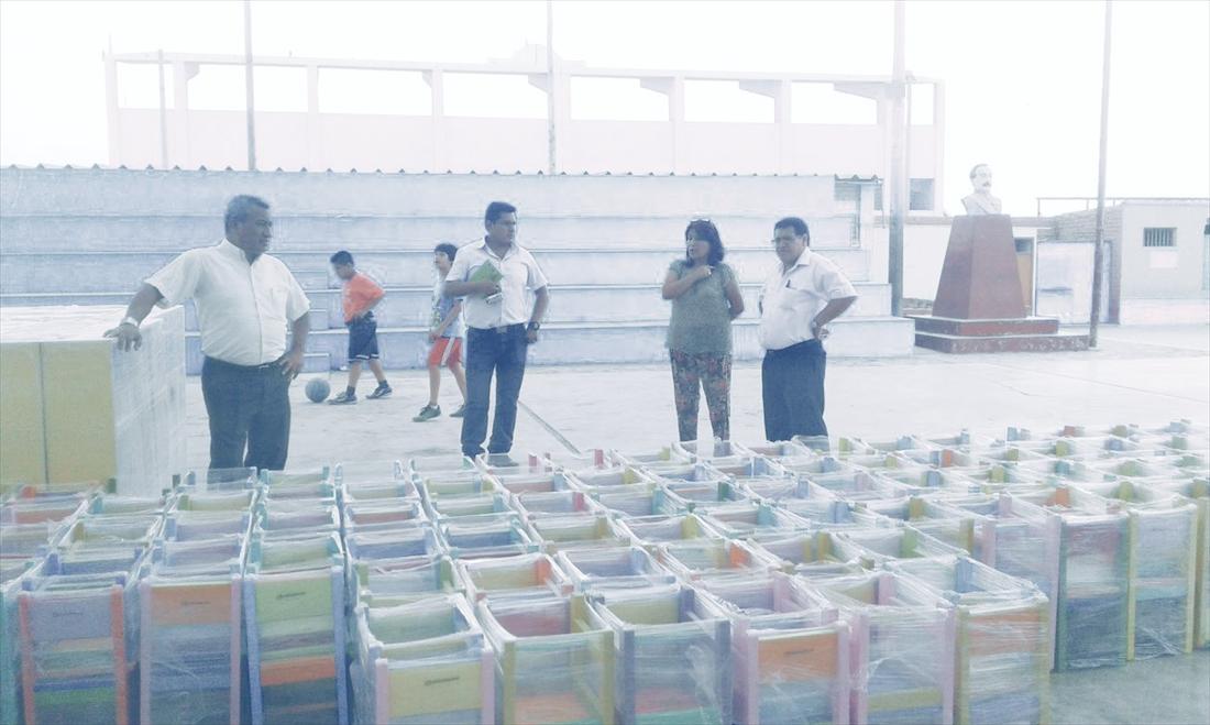 Entrega por lote de carpetas escolares a institución educativa